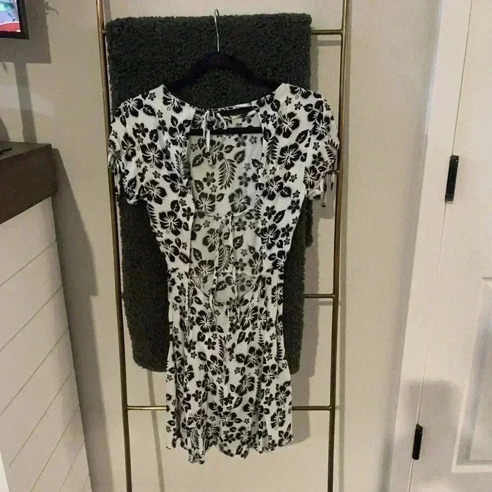 Urban‎ Outfitters Floral Tie Back Mini dress